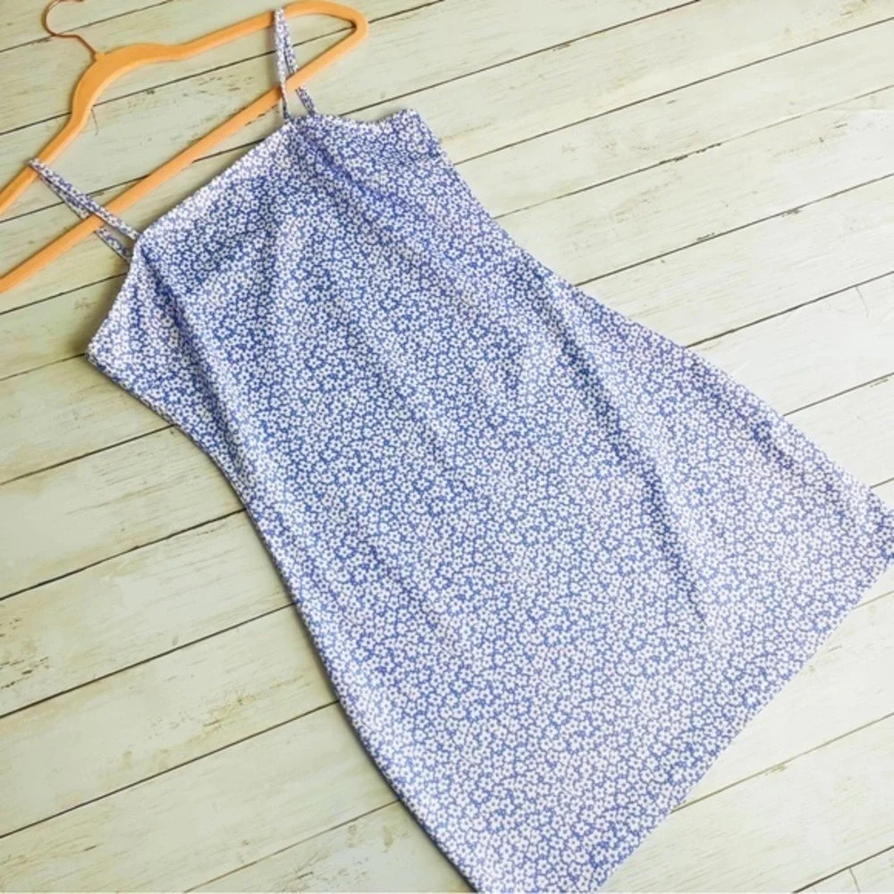 ROMWEβ Purple Floral Mini Dress Size Small